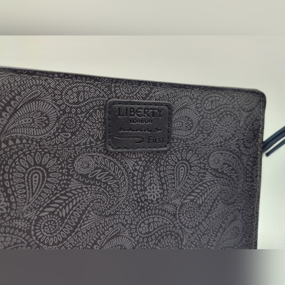 LIBERTY LONDON British Airways First Class Amenity Bag Set Blue Black His & Hers - Picture 3 of 13